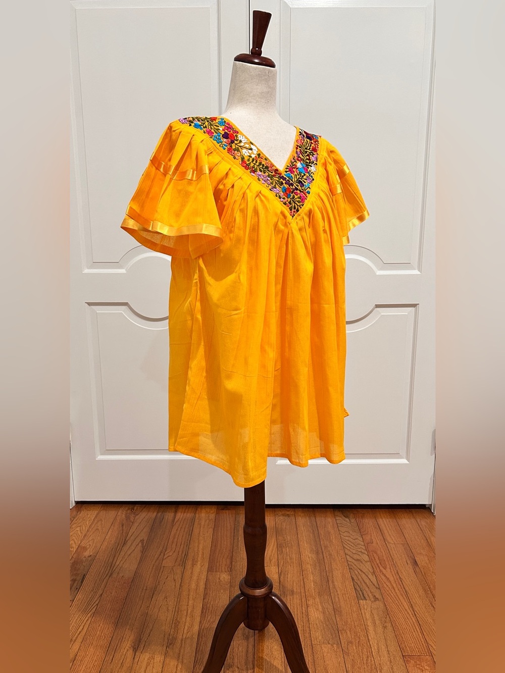 Jazmin V-Neck Mexican top, hand embroidered.Artisan top. Boho, Hippie, handmade. - Picture 3 of 6